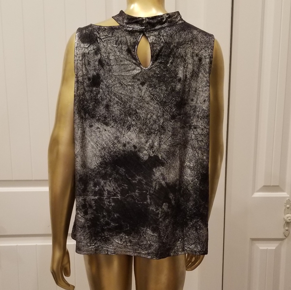 Metallic Silver - Picture 2 of 7